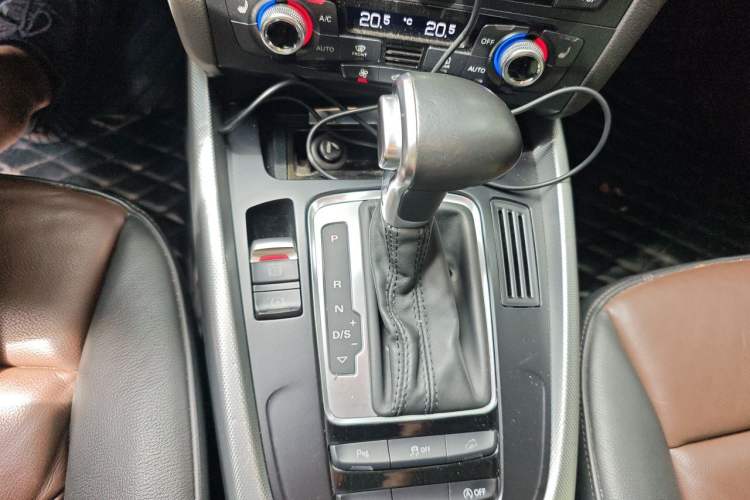 Used Audi Q5 2016 40 TFSI Technology Edition Gear Lever