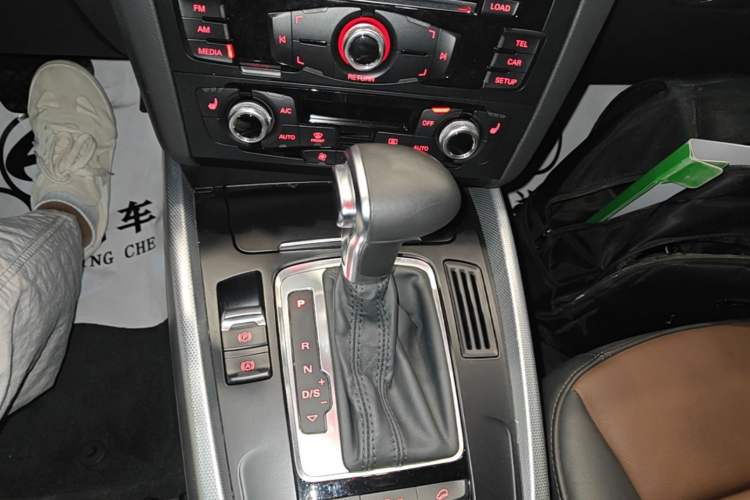 Used Audi Q5 2016 40 TFSI Technology Edition Gear Lever