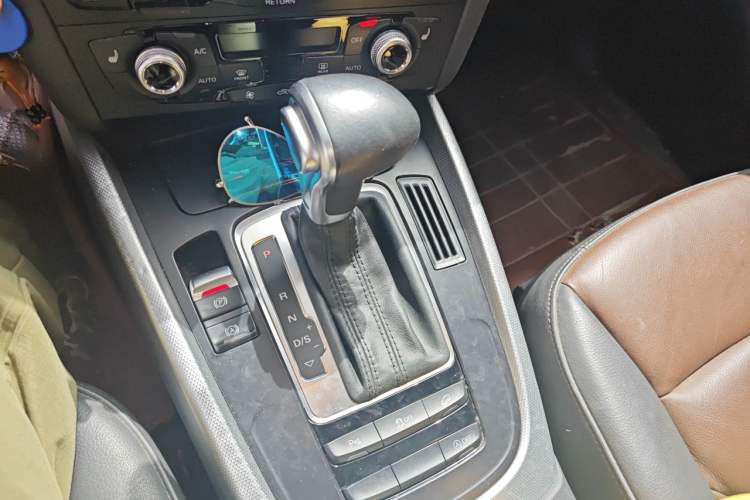Used Audi Q5 2016 40 TFSI Technology Edition Gear Lever