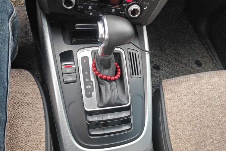 Used Audi Q5 2016 40 TFSI Technology Edition Gear Lever