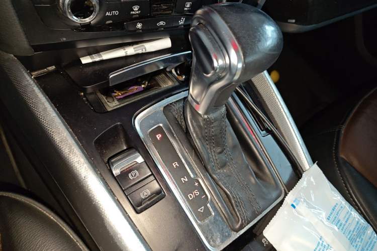 Used Audi Q5 2016 40 TFSI Technology Edition Gear Lever