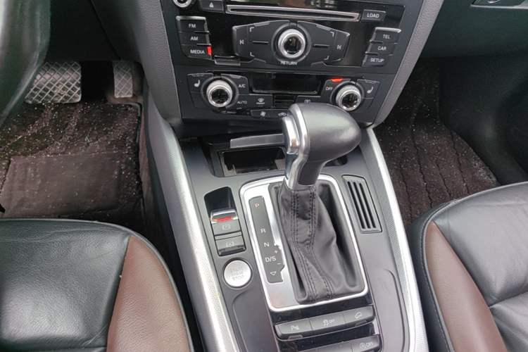 Used Audi Q5 2016 40 TFSI Technology Edition Gear Lever