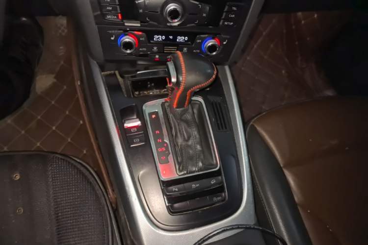 Used Audi Q5 2016 40 TFSI Technology Edition Gear Lever