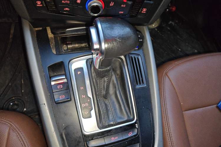 Used Audi Q5 2016 40 TFSI Trendy Edition Gear Lever