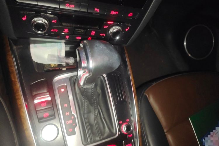 Used Audi Q5 2016 40 TFSI Comfort Model Gear Lever