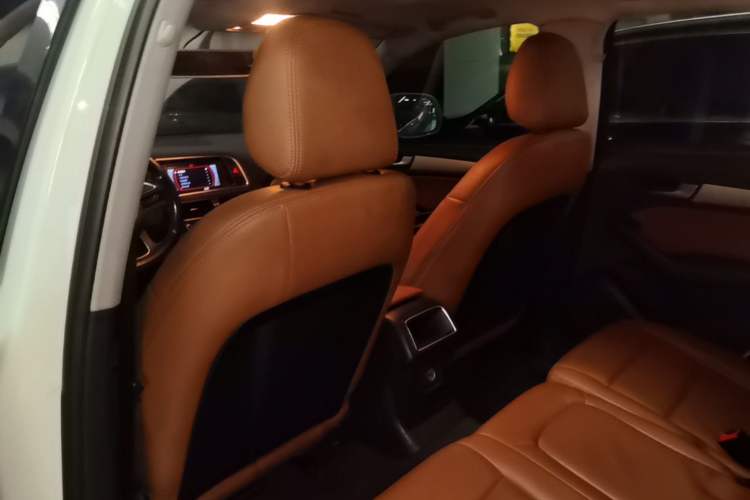 Used Audi Q5 2016 40 TFSI Trendy Edition Headliner