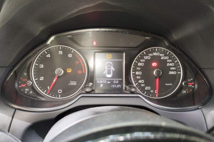Used Audi Q5 2016 40 TFSI Trendy Edition Instrument Cluster