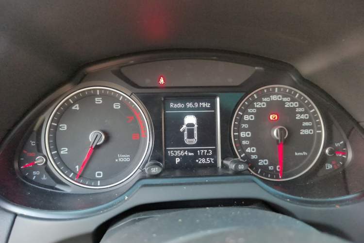 Used Audi Q5 2016 40 TFSI Trendy Edition Instrument Cluster