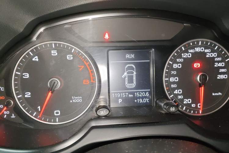 Used Audi Q5 2016 40 TFSI Technology Edition Instrument Cluster