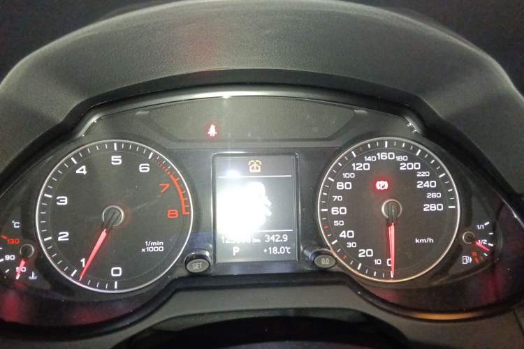 Used Audi Q5 2016 40 TFSI Technology Edition Instrument Cluster