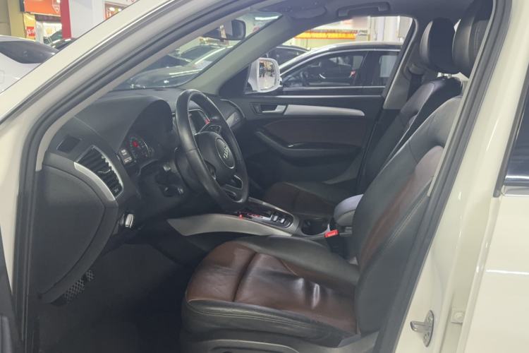Used Audi Q5 2016 40 TFSI Technology Edition Interior 1