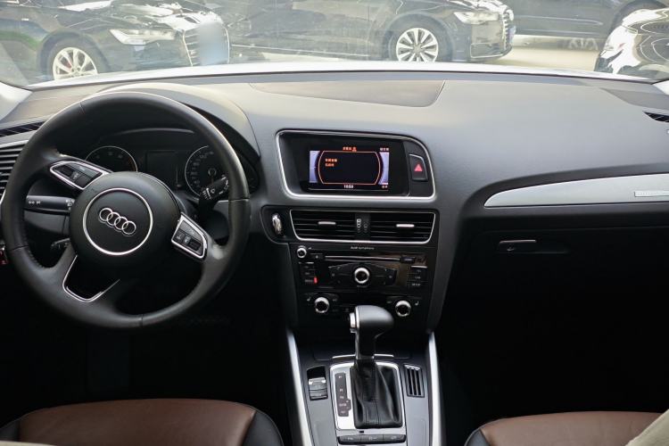 Used Audi Q5 2016 40 TFSI Technology Edition Interior 1