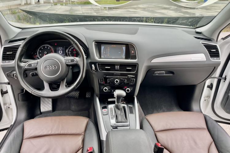 Used Audi Q5 2016 40 TFSI Technology Edition Interior 1