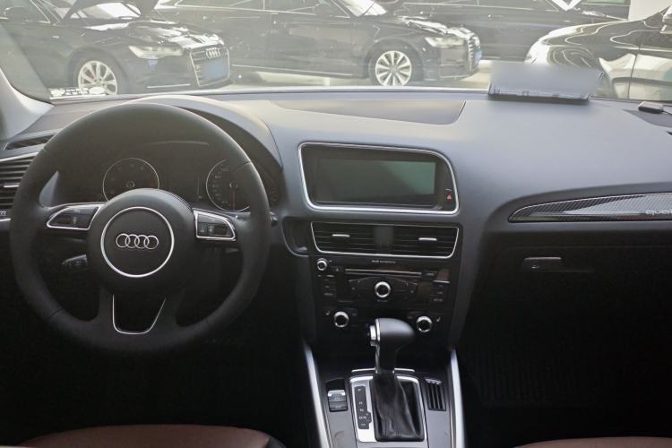 Used Audi Q5 2016 40 TFSI Technology Edition Interior 1