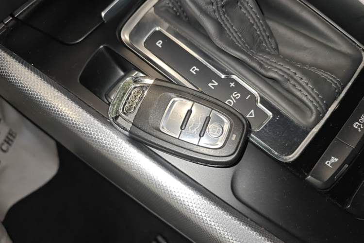 Used Audi Q5 2016 40 TFSI Technology Edition Interior 1