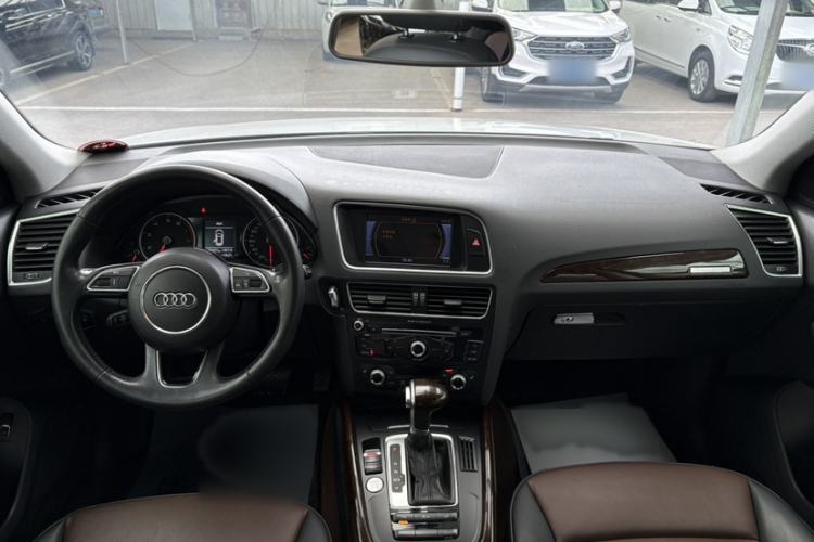 Used Audi Q5 2016 40 TFSI Technology Edition Interior 1
