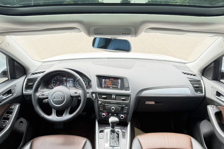 Used Audi Q5 2016 40 TFSI Technology Edition Interior 2
