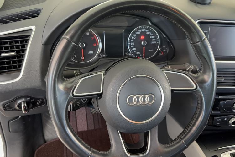Used Audi Q5 2016 40 TFSI Trendy Edition Interior 2