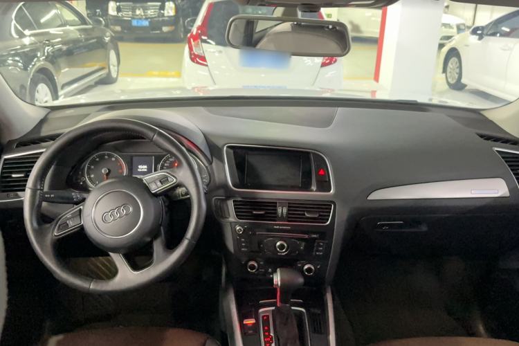 Used Audi Q5 2016 40 TFSI Technology Edition Interior 3