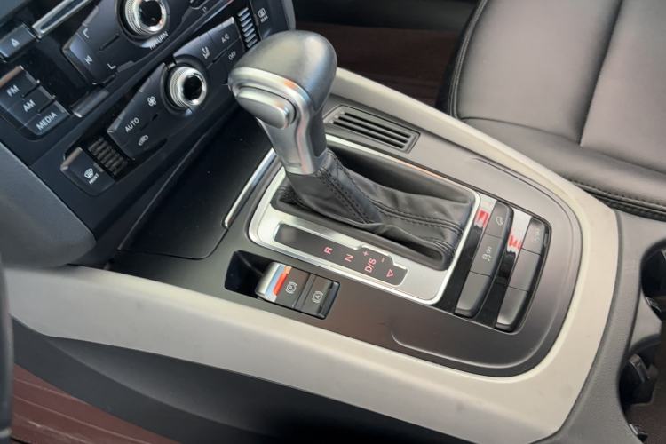 Used Audi Q5 2016 40 TFSI Trendy Edition Interior 3