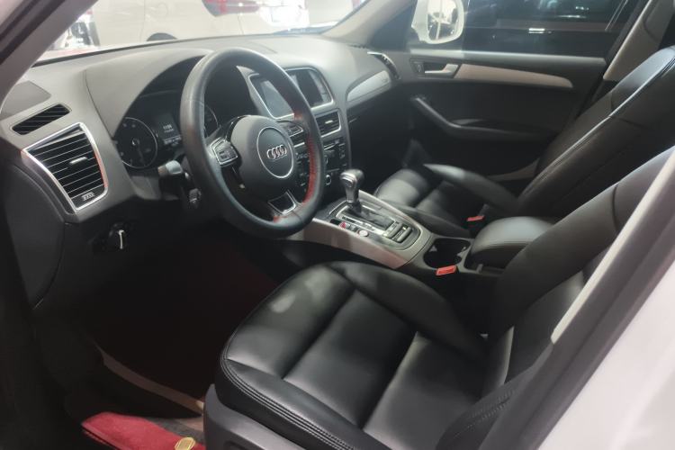 Used Audi Q5 2016 40 TFSI Trendy Edition Interior 3