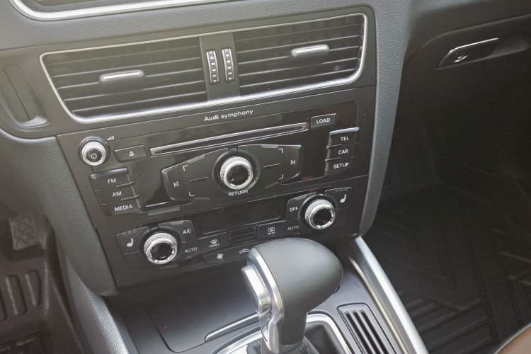Used Audi Q5 2016 40 TFSI Technology Edition Interior 3