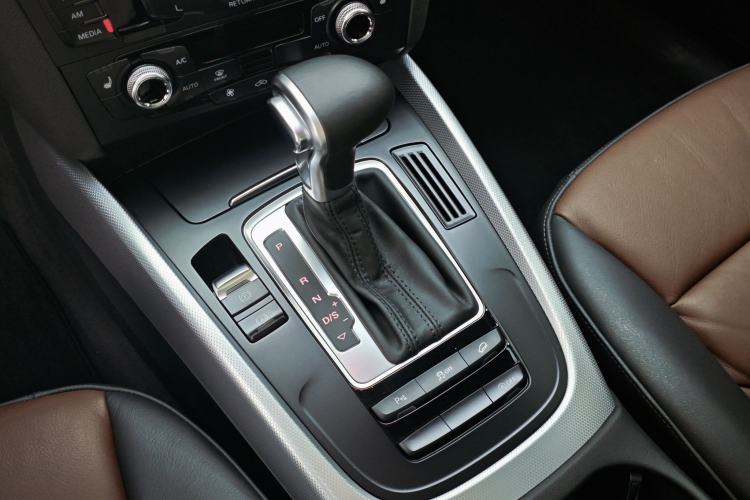 Used Audi Q5 2016 40 TFSI Technology Edition Interior 4