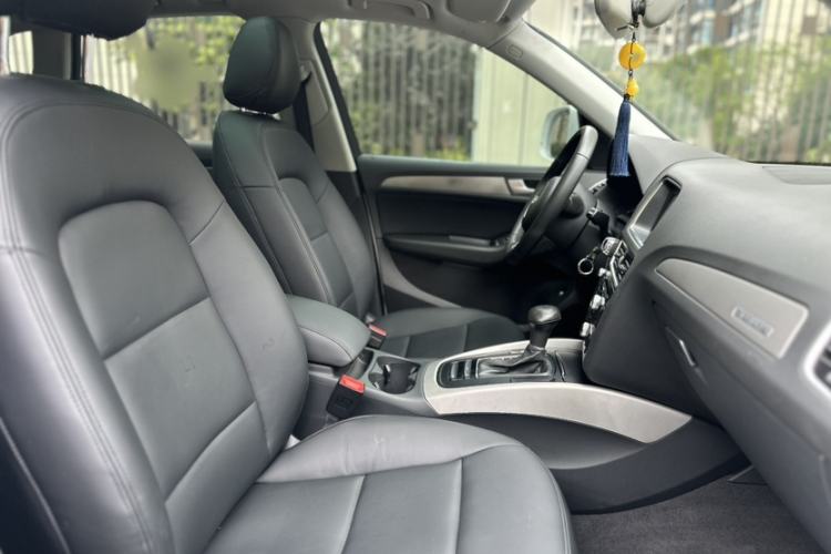 Used Audi Q5 2016 40 TFSI Trendy Edition Interior 4