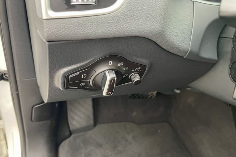 Used Audi Q5 2016 40 TFSI Technology Edition Interior 5