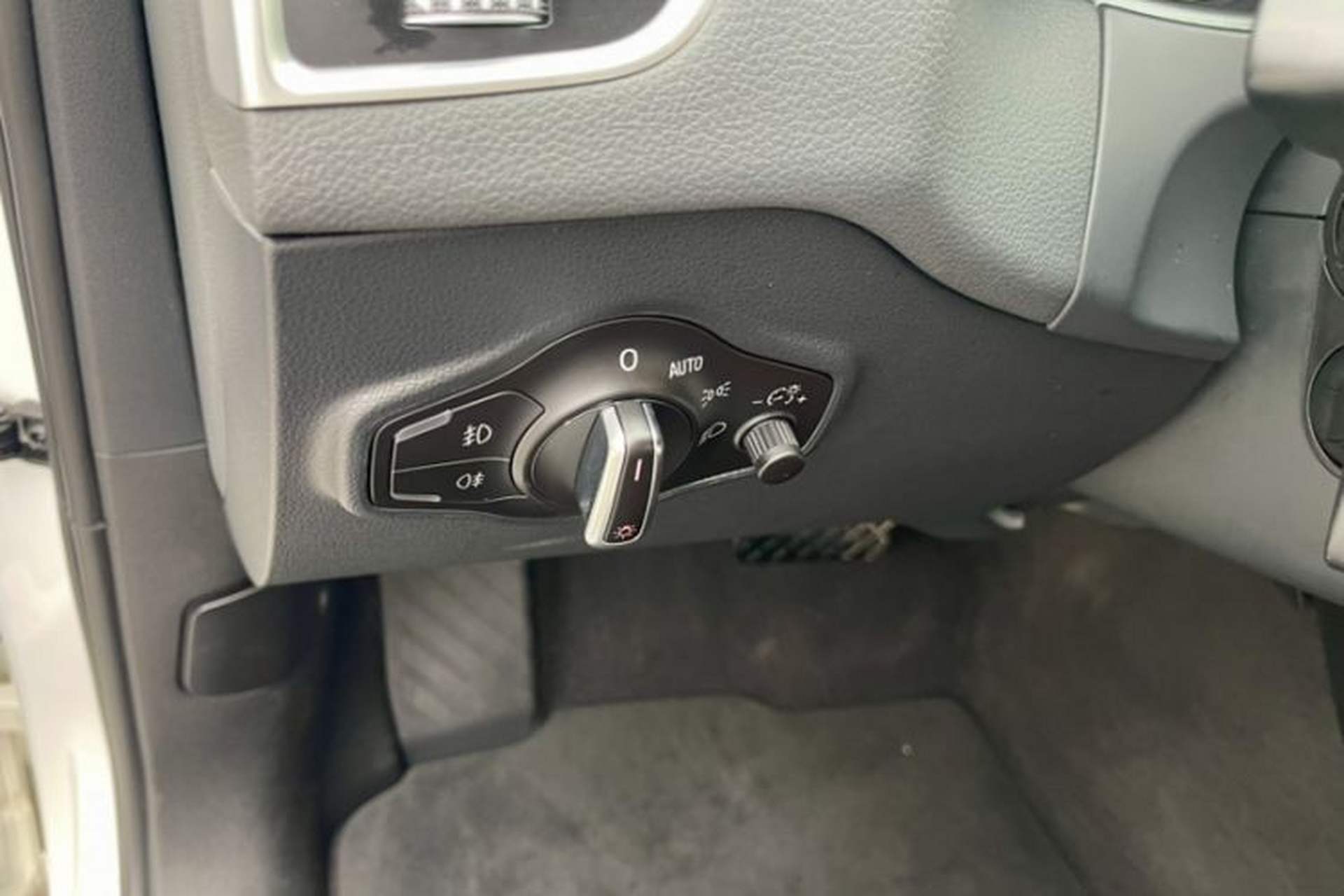 Used Audi Q5 2016 40 TFSI Technology Edition Interior 5