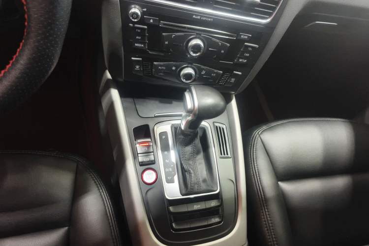 Used Audi Q5 2016 40 TFSI Trendy Edition Interior 5