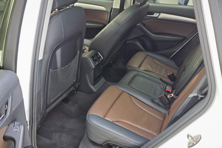 Used Audi Q5 2016 40 TFSI Technology Edition Interior 6