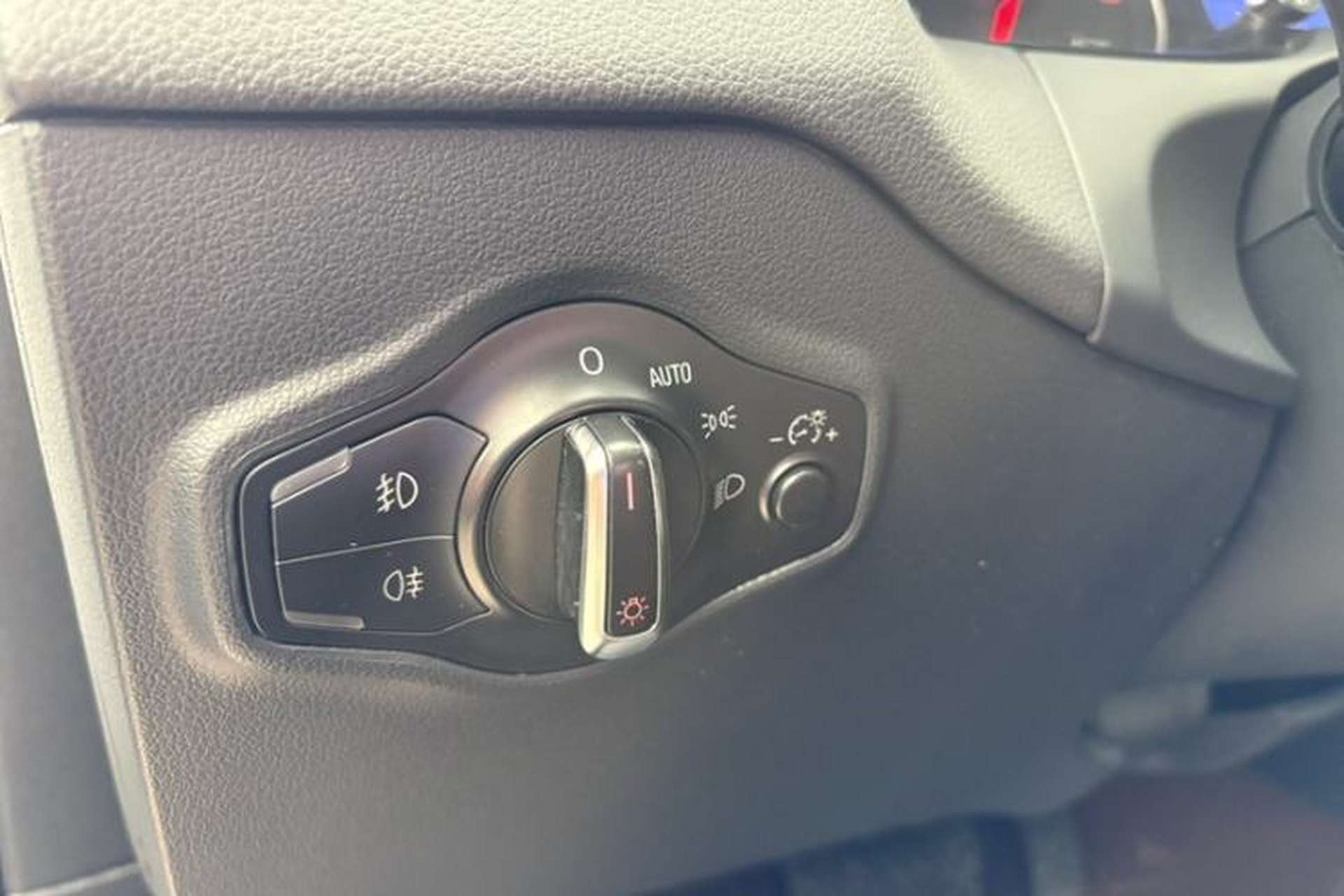 Used Audi Q5 2016 40 TFSI Technology Edition Interior 6