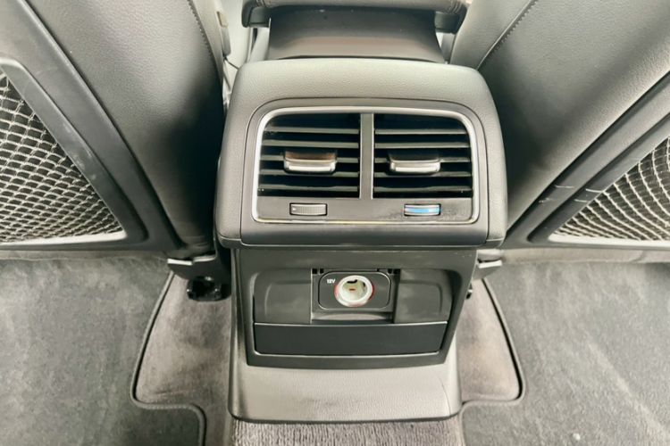 Used Audi Q5 2016 40 TFSI Technology Edition Interior 9