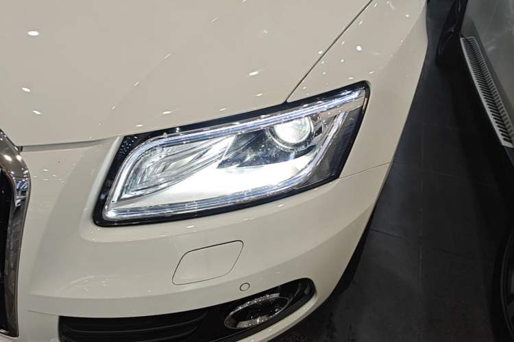Used Audi Q5 2016 40 TFSI Technology Edition Left Front Headlight
