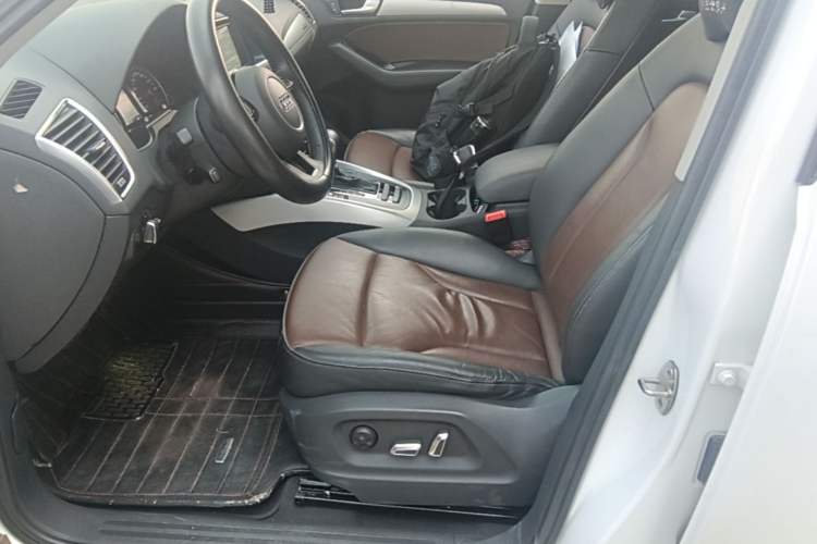 Used Audi Q5 2016 40 TFSI Technology Edition Left Front Seat