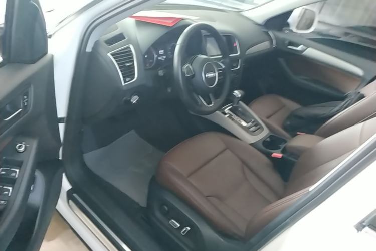Used Audi Q5 2016 40 TFSI Trendy Edition Left Front Seat