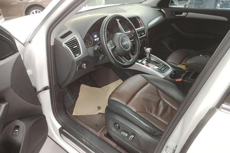 Used Audi Q5 2016 40 TFSI Technology Edition Left Front Seat