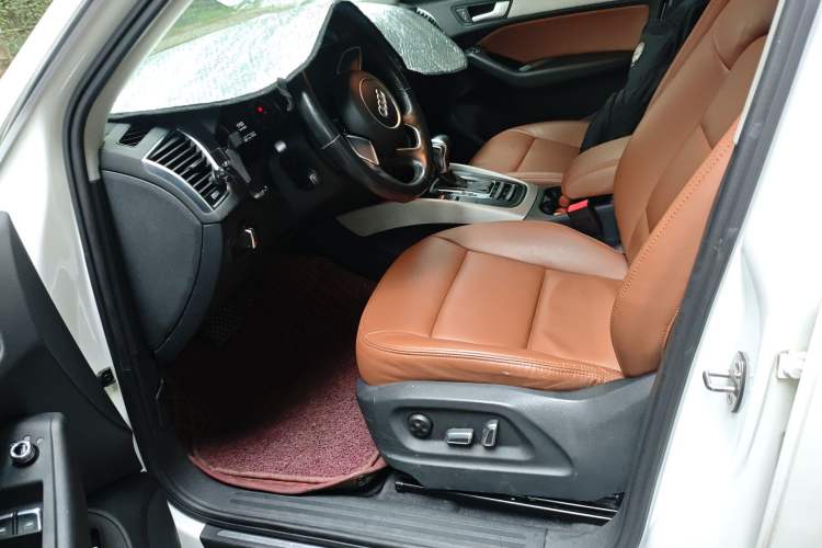 Used Audi Q5 2016 40 TFSI Trendy Edition Left Front Seat