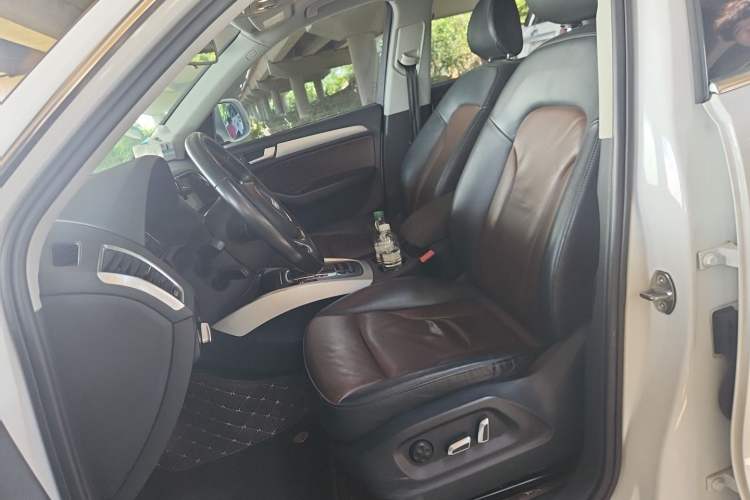 Used Audi Q5 2016 40 TFSI Technology Edition Left Front Seat