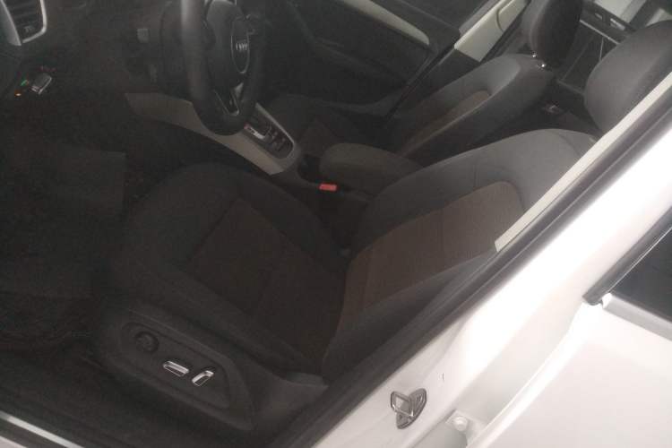 Used Audi Q5 2016 40 TFSI Trendy Edition Left Front Seat