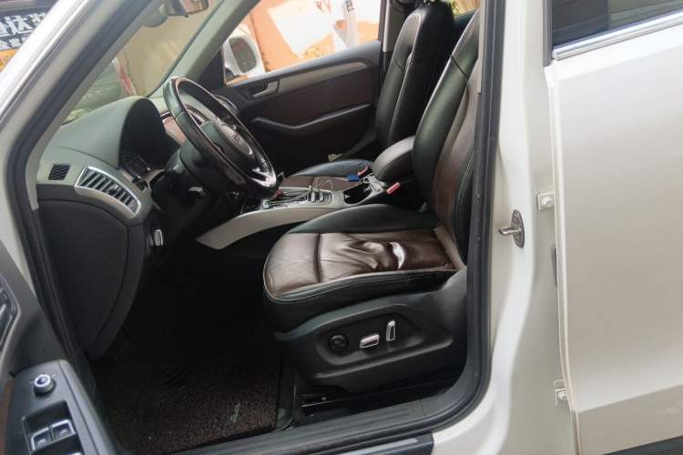 Used Audi Q5 2016 40 TFSI Technology Edition Left Front Seat