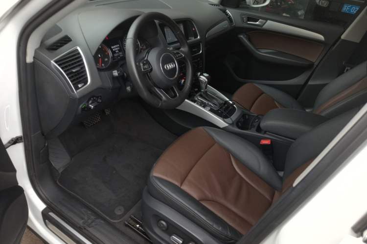 Used Audi Q5 2016 40 TFSI Technology Edition Left Front Seat