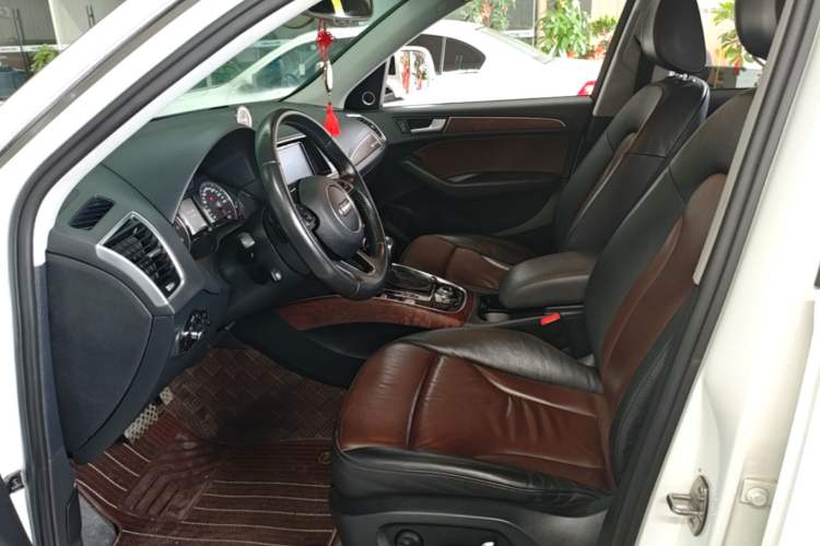 Used Audi Q5 2016 40 TFSI Comfort Model Left Front Seat