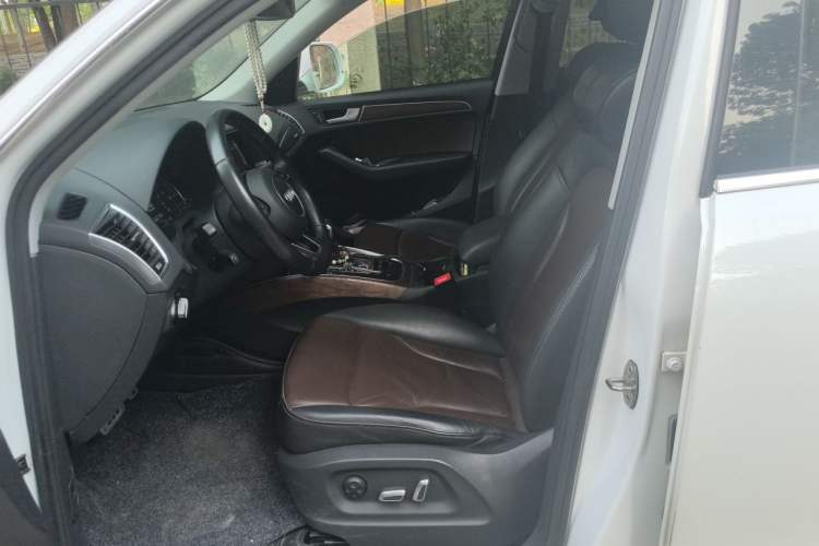 Used Audi Q5 2016 40 TFSI Technology Edition Left Front Seat
