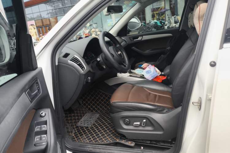 Used Audi Q5 2016 40 TFSI Technology Edition Left Front Seat