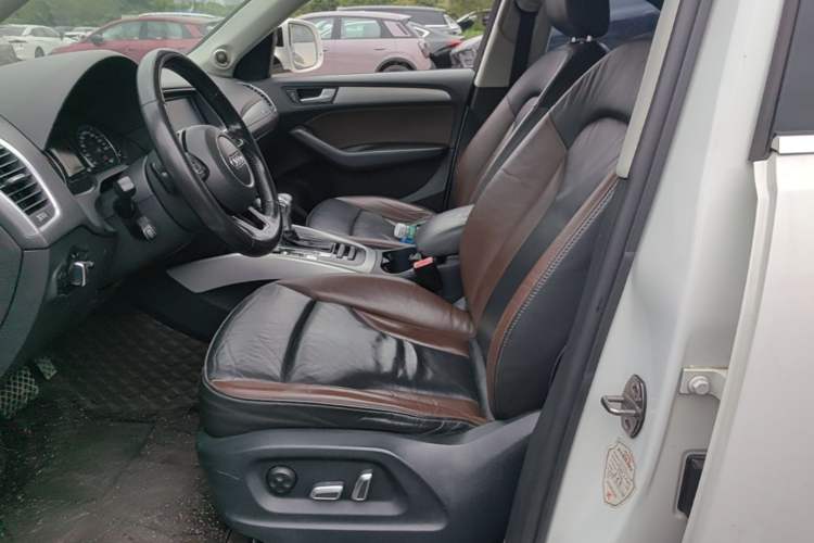 Used Audi Q5 2016 40 TFSI Technology Edition Left Front Seat
