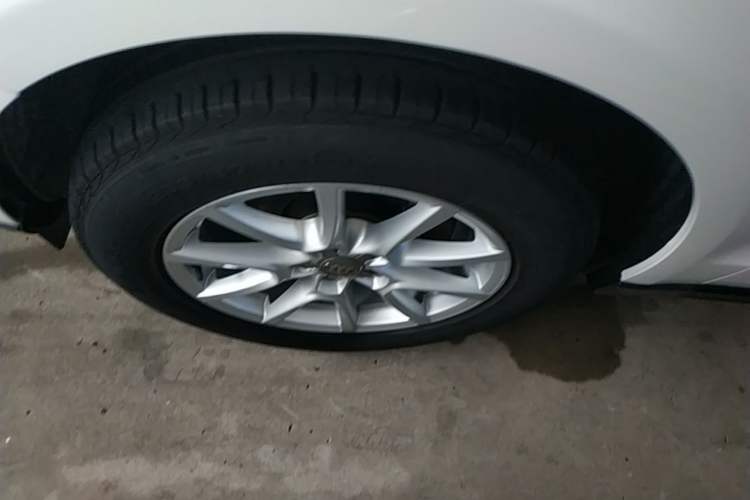 Used Audi Q5 2016 40 TFSI Trendy Edition Left Front Wheel Hub