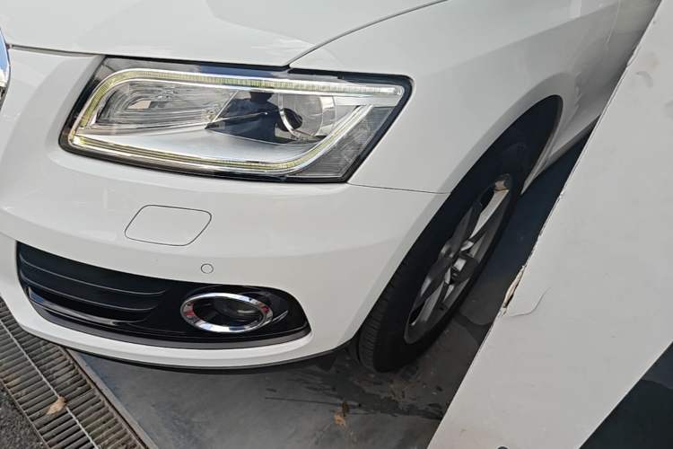 Used Audi Q5 2016 40 TFSI Technology Edition Left Front Wheel Hub