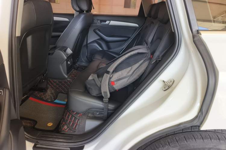 Used Audi Q5 2016 40 TFSI Technology Edition Left Rear Seat
